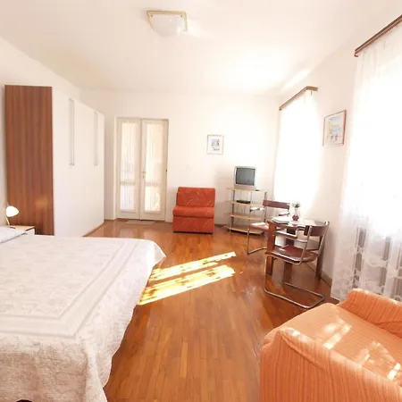 Apartment Fuer 5 Personen Ca 60 Qm In Rabac, Istrien Bucht Von Rabac